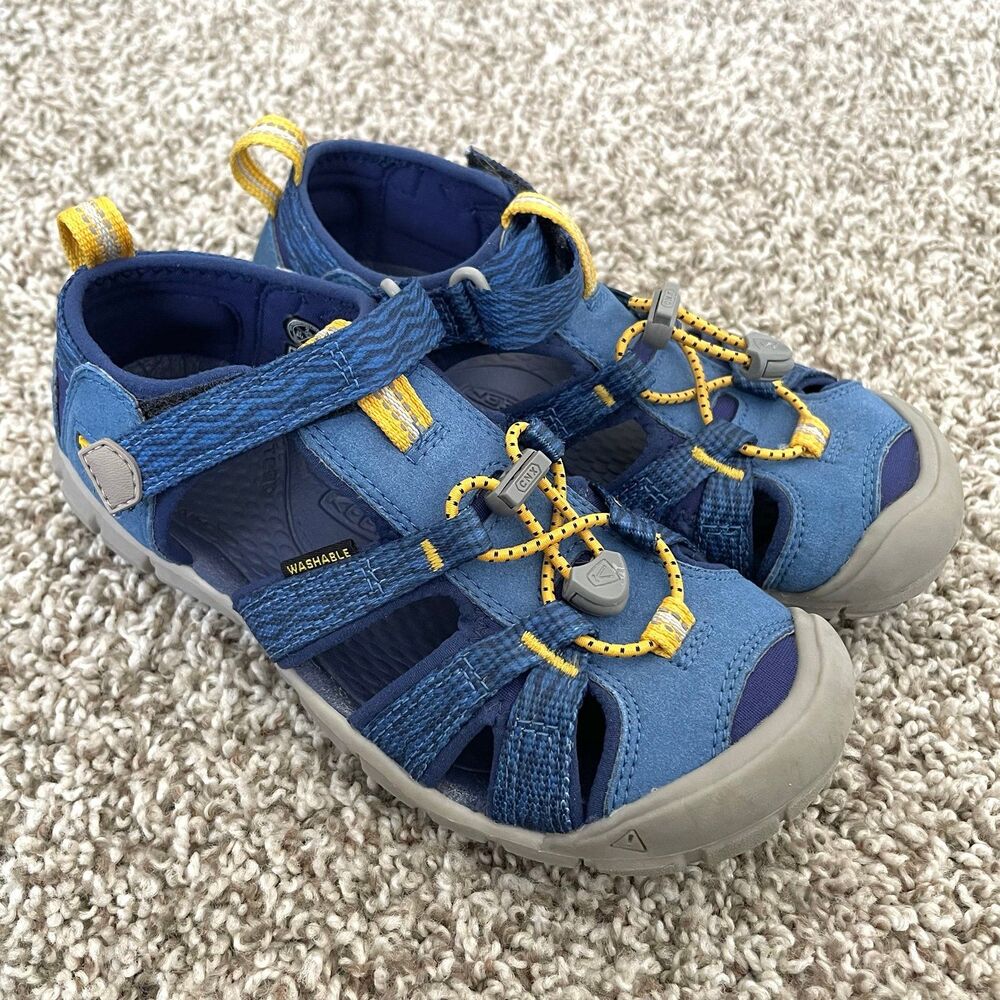 Size 2 / Boys KEEN Sandals